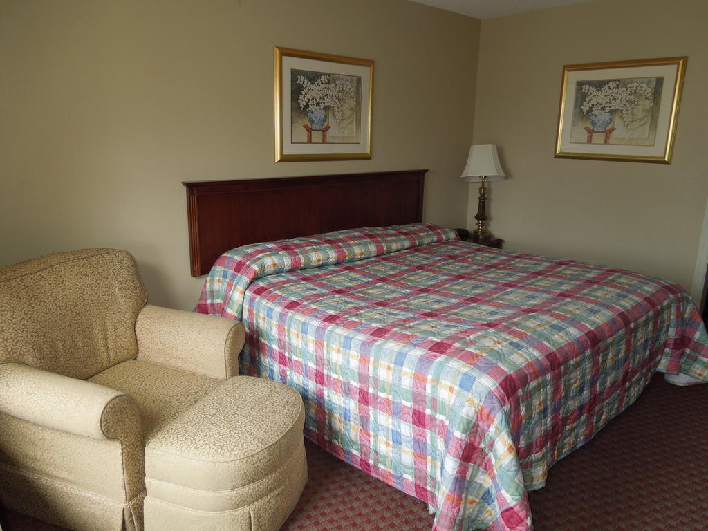 Americas Best Value Inn Чилликоти Экстерьер фото