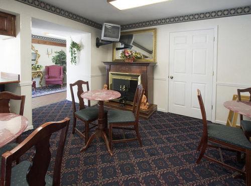 Americas Best Value Inn Чилликоти Ресторан фото